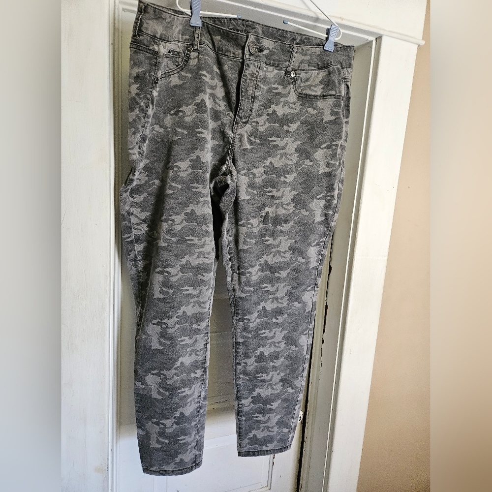 Maurices Camo pants